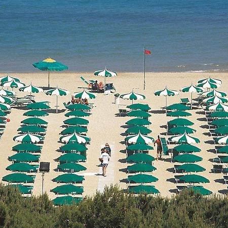 Hotel Doge Alba Adriatica Buitenkant foto