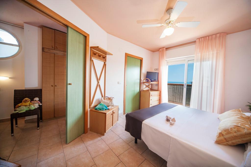 Hotel Doge Alba Adriatica Kamer foto