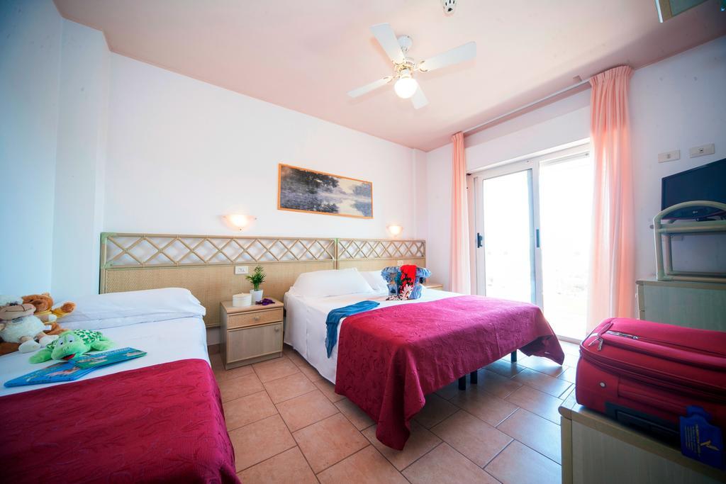 Hotel Doge Alba Adriatica Kamer foto