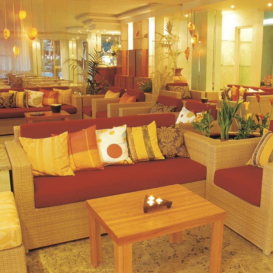 Hotel Doge Alba Adriatica Buitenkant foto