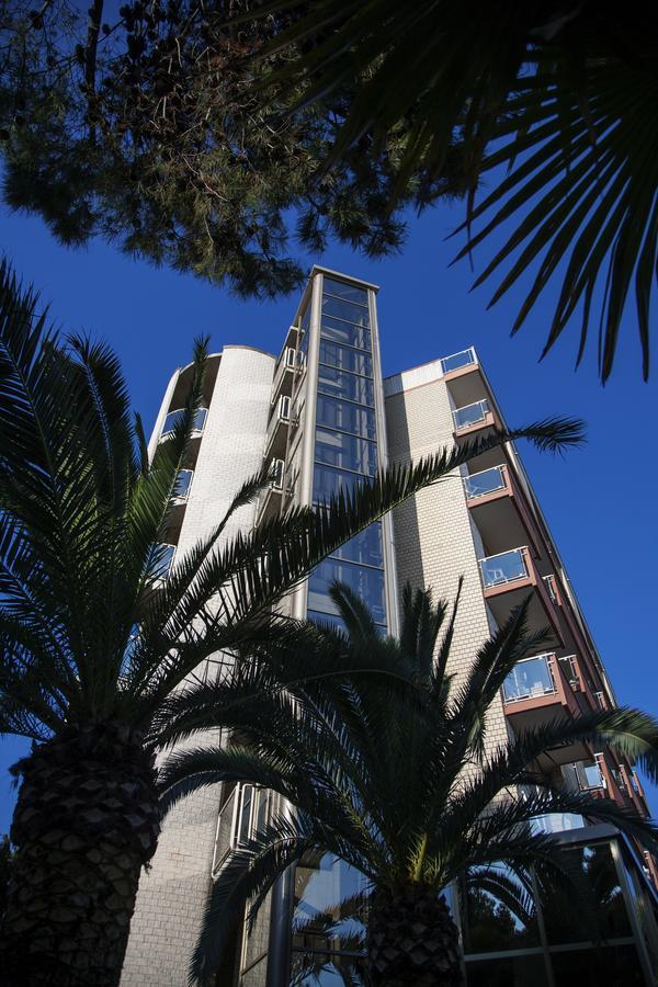 Hotel Doge Alba Adriatica Buitenkant foto